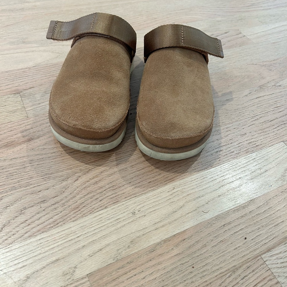 UGG goldenstar clogs